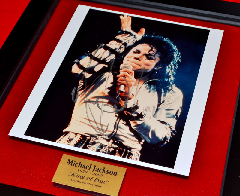 MICHAEL JACKSON Rare Signed Autograph, COA, UACC Registered Dealer